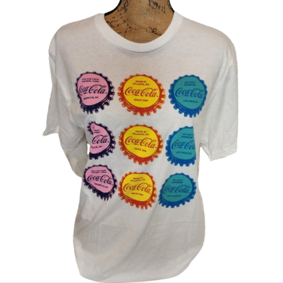 Coca-Cola Graphic  bottletop tee‎ M/ L - Picture 1 of 9